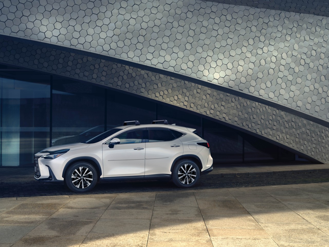 NX0195a_21_Lexus_Style_Design