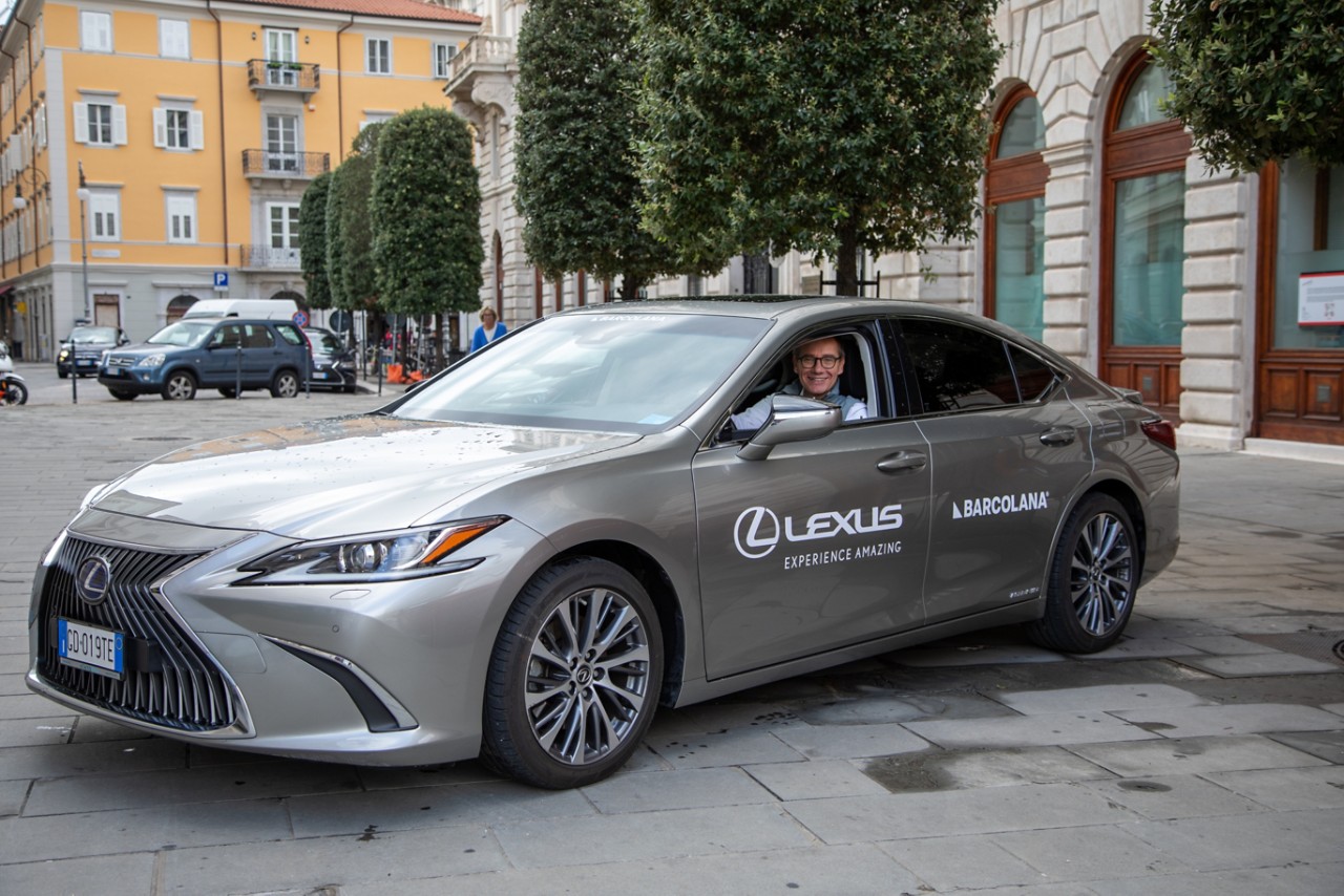 Regé-Jean Page stood infront a Lexus RX at the Venice FIlm Festival