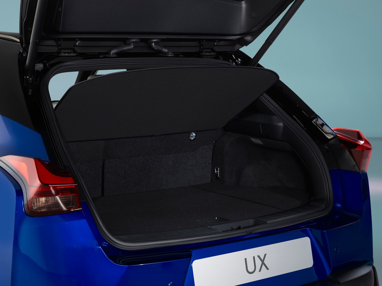 The Lexus UX boot